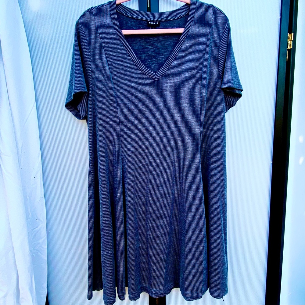 Torrid Summer Breezy Charcoal V-Neck Short Sleeve Flowy Dress
